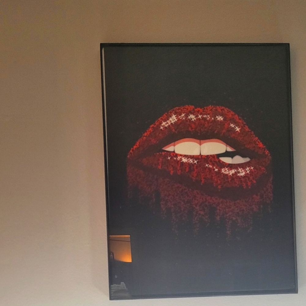 Red lip bite art